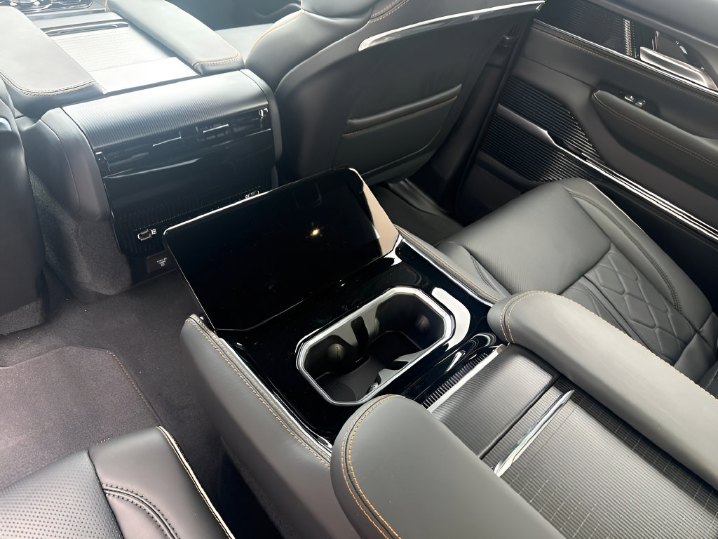 New 2026 Jeep Grand Wagoneer L Summit AWD/4WD image 16