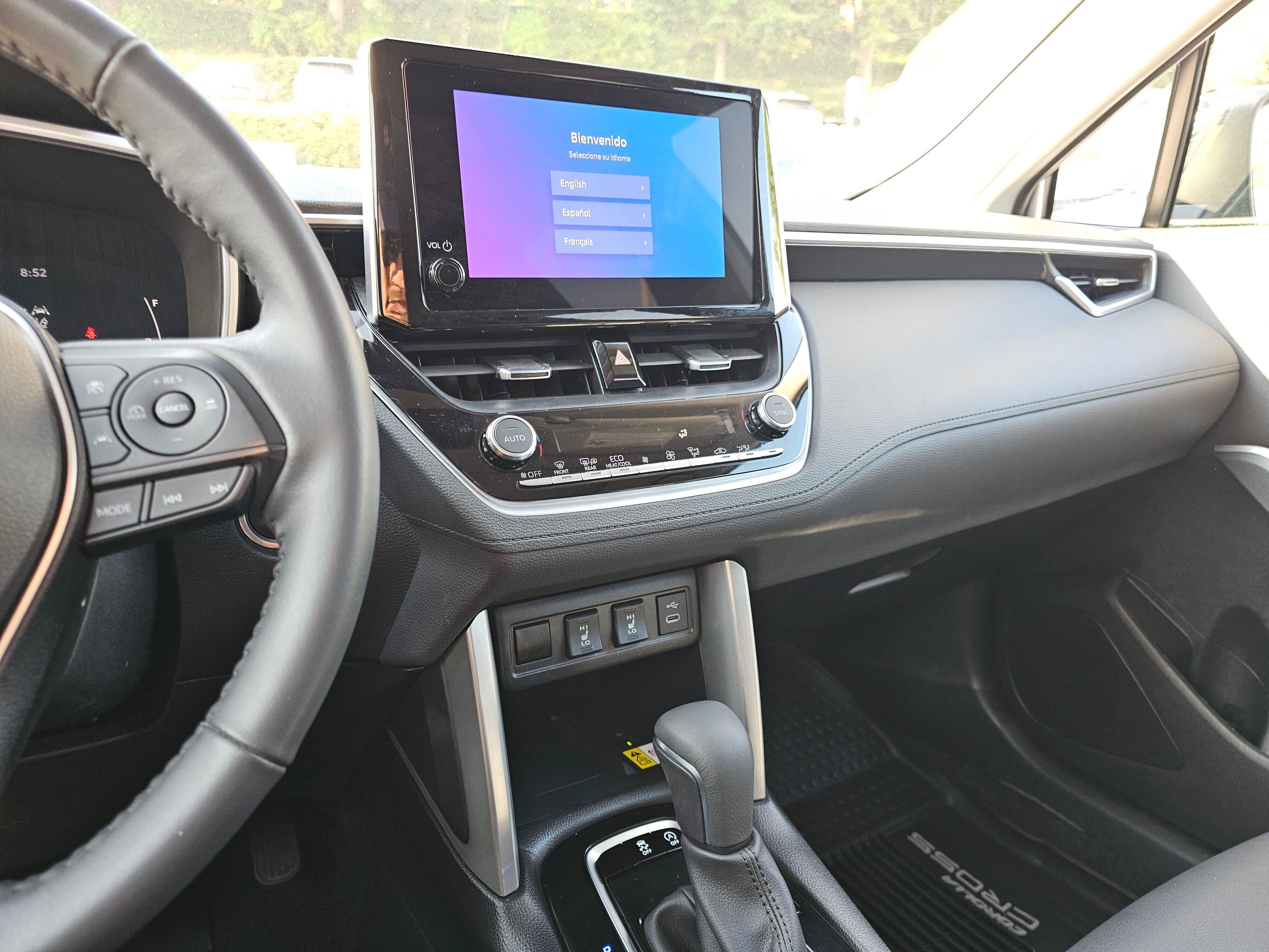 Used 2023 Toyota Corolla Cross XLE w/ Convenience Package AWD/4WD image 31