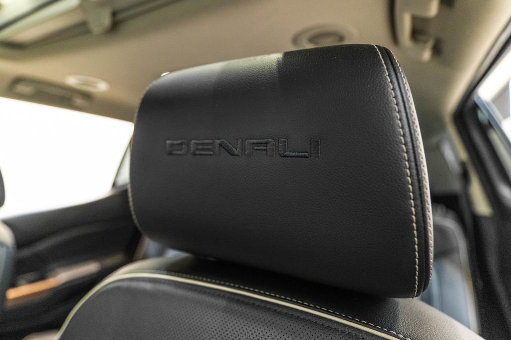 Used 2017 GMC Acadia Denali w/ Technology Package image 6