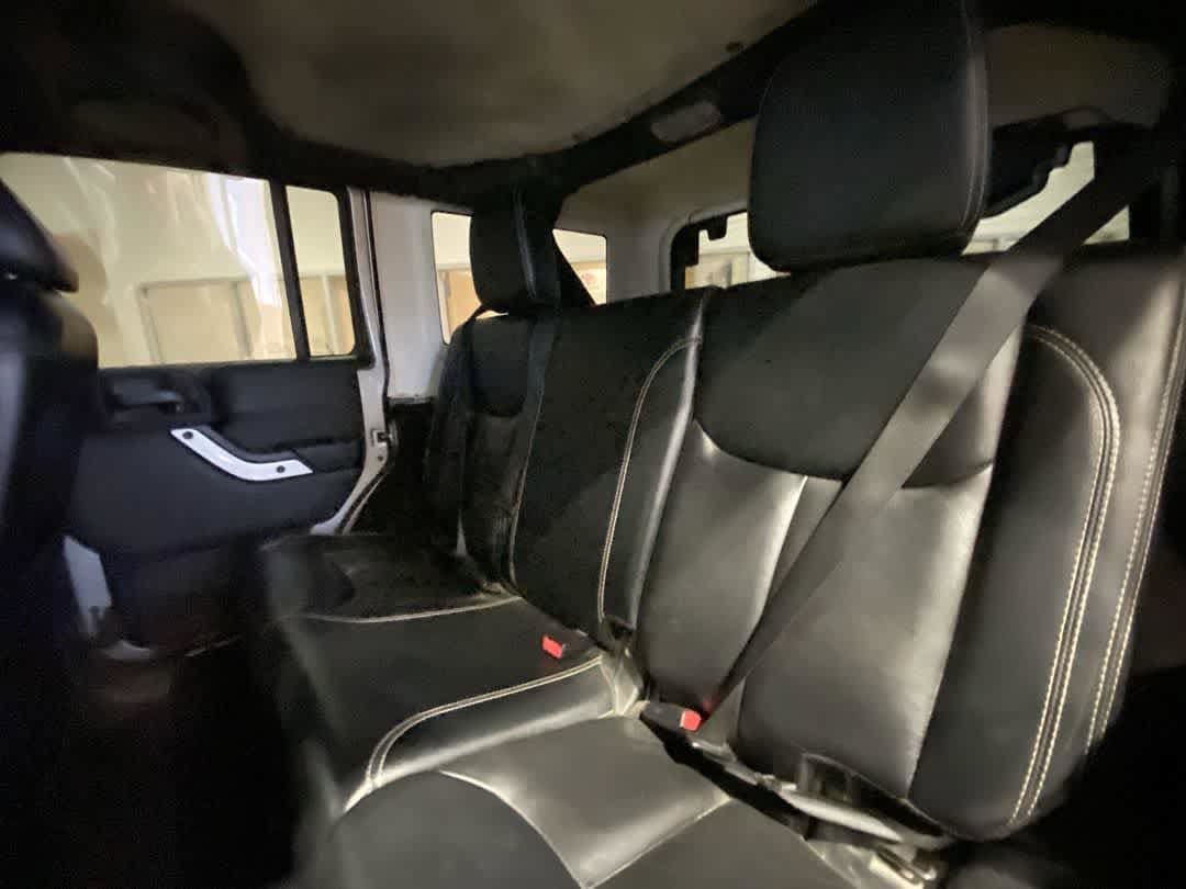 Used 2014 Jeep Wrangler Unlimited Sahara AWD/4WD image 22