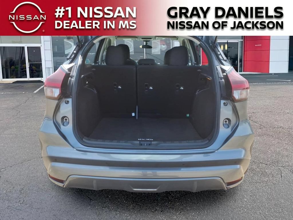 Used 2022 Nissan Kicks S FWD image 8
