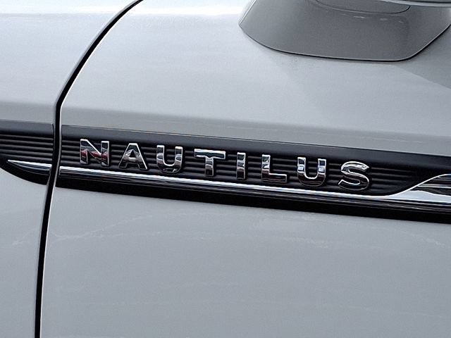 Used 2021 Lincoln Nautilus Reserve AWD/4WD image 30