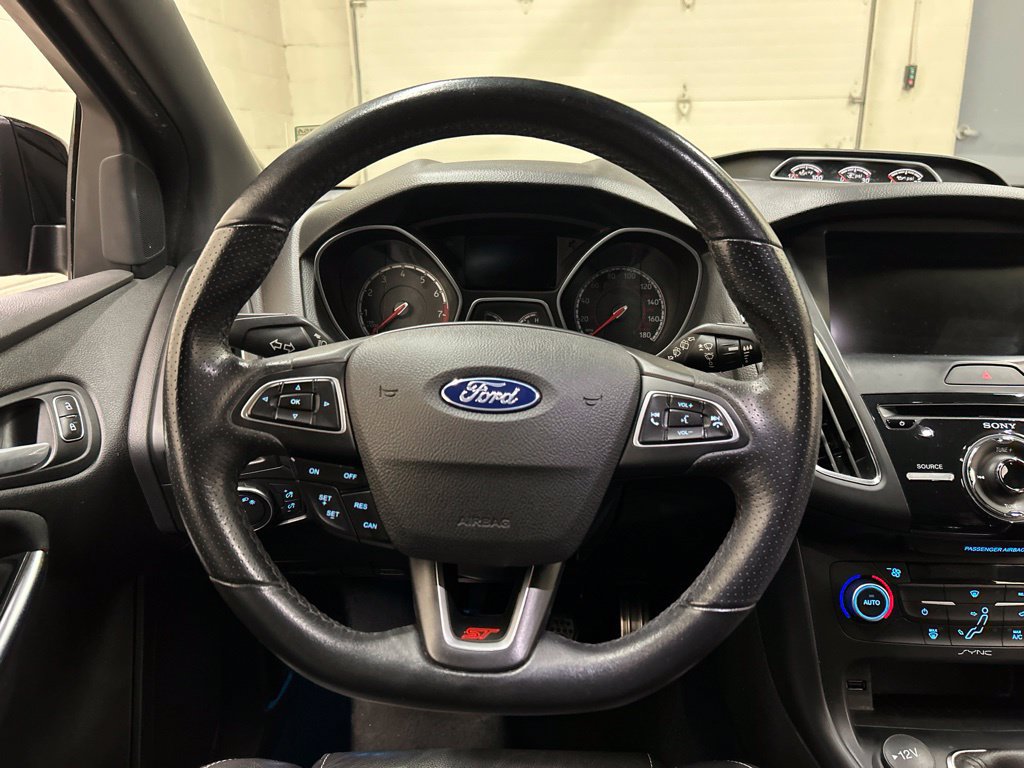 Used 2018 Ford Focus ST w/ Equipment Group 401A FWD image 19