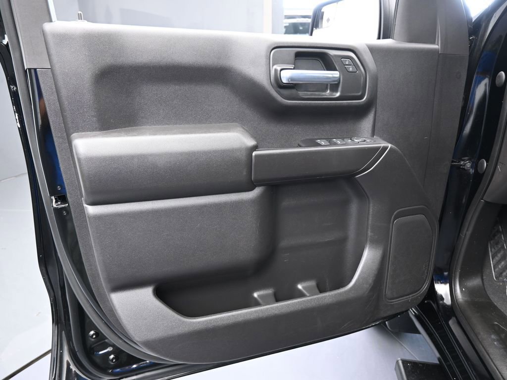 Used 2023 Chevrolet Silverado 1500 Custom image 16