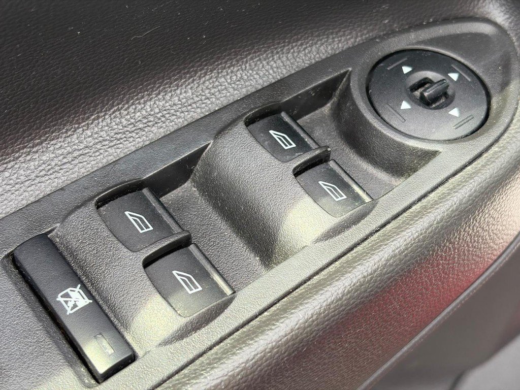 Used 2017 Ford Escape SE FWD image 21