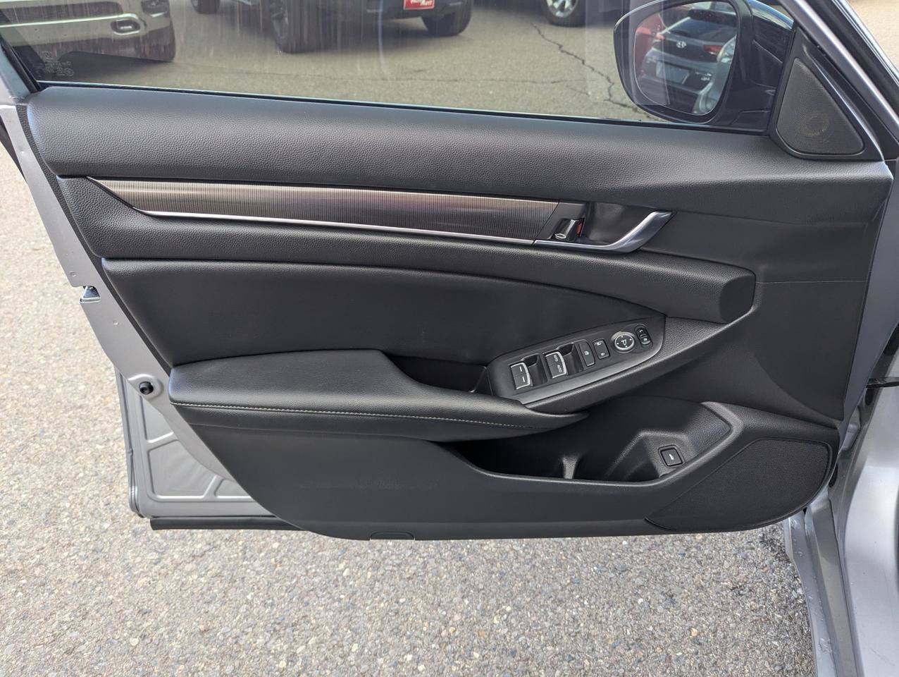 Used 2021 Honda Accord Sport image 9