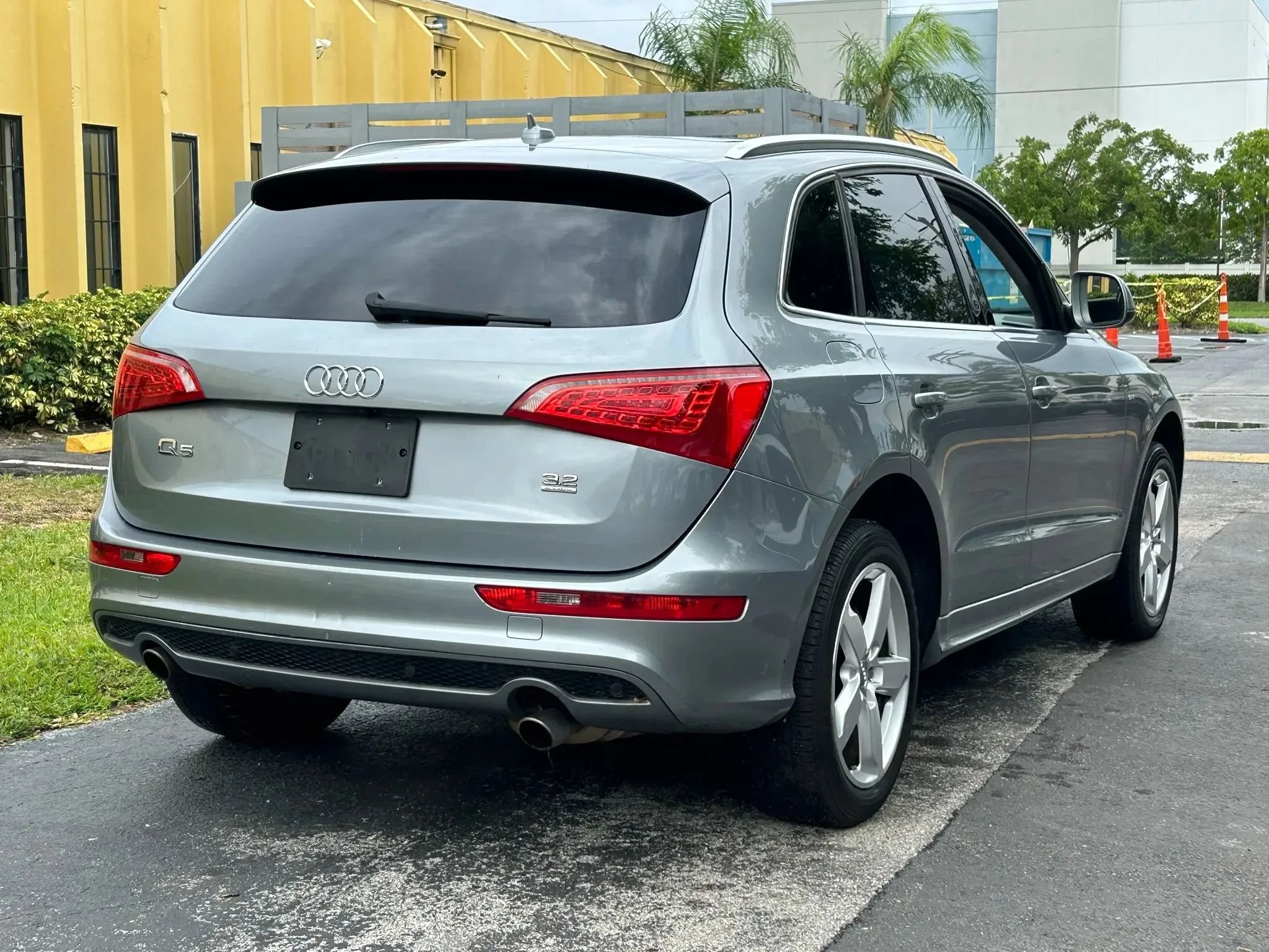 Used 2011 Audi Q5 3.2 Premium Plus AWD/4WD image 9