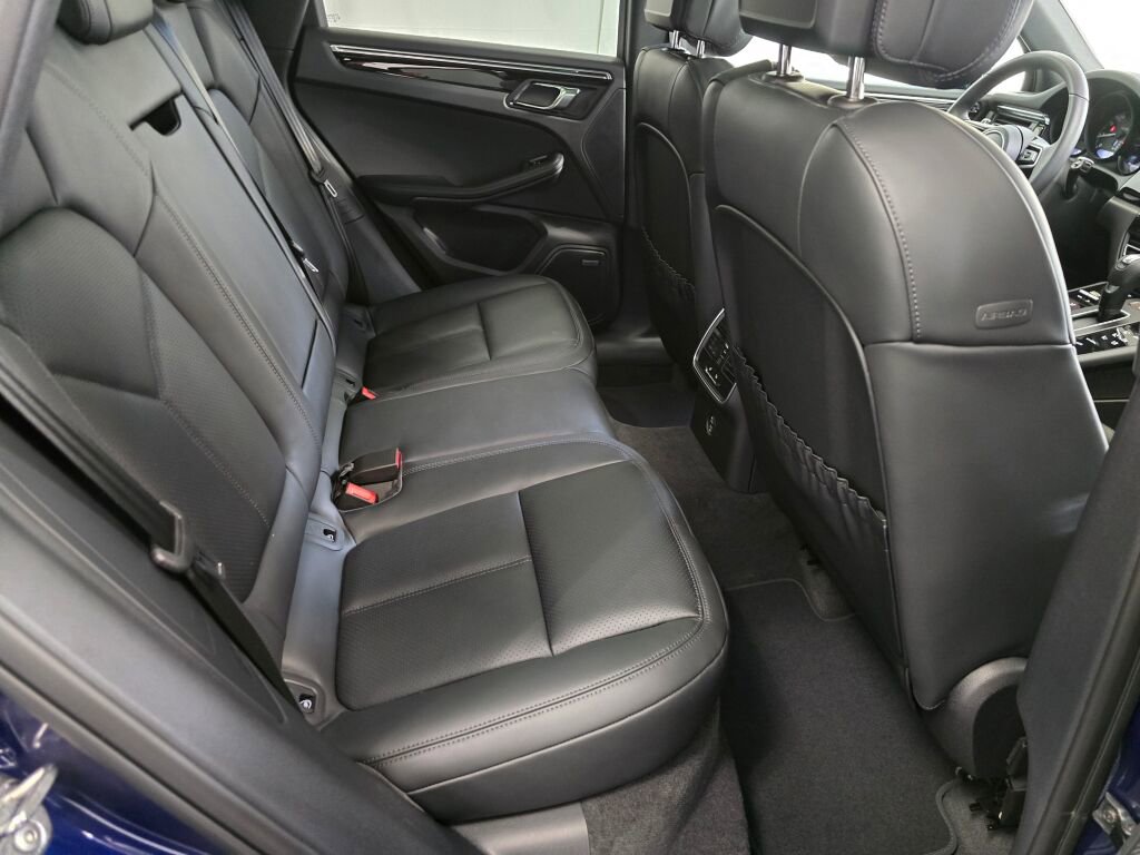 New 2026 Porsche Macan image 21