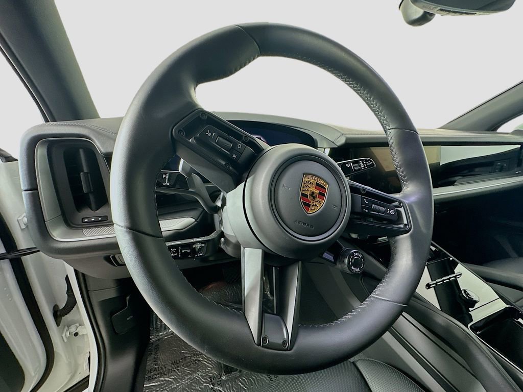 Certified 2024 Porsche Cayenne AWD/4WD image 12