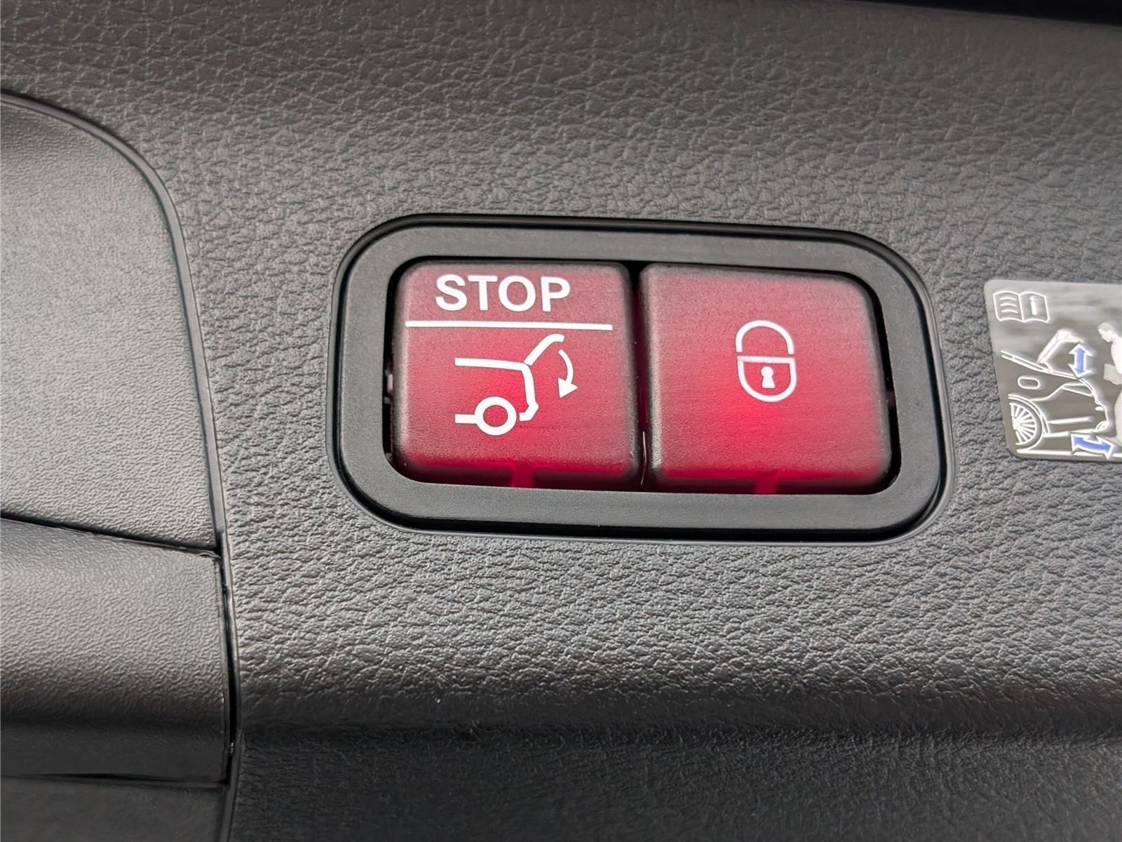 Used 2025 Mercedes-Benz GLS 450 4MATIC image 15
