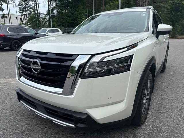 Used 2023 Nissan Pathfinder SL FWD image 1