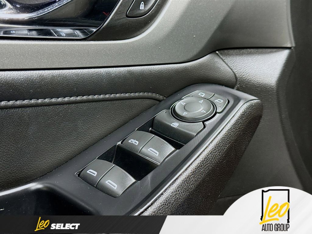 Used 2023 Chevrolet Traverse LT w/ Midnight/Sport Edition image 17