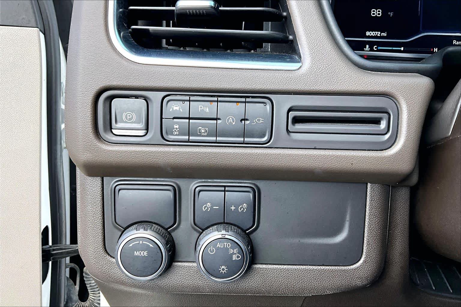 Used 2022 Chevrolet Tahoe LT w/ Luxury Package RWD image 36