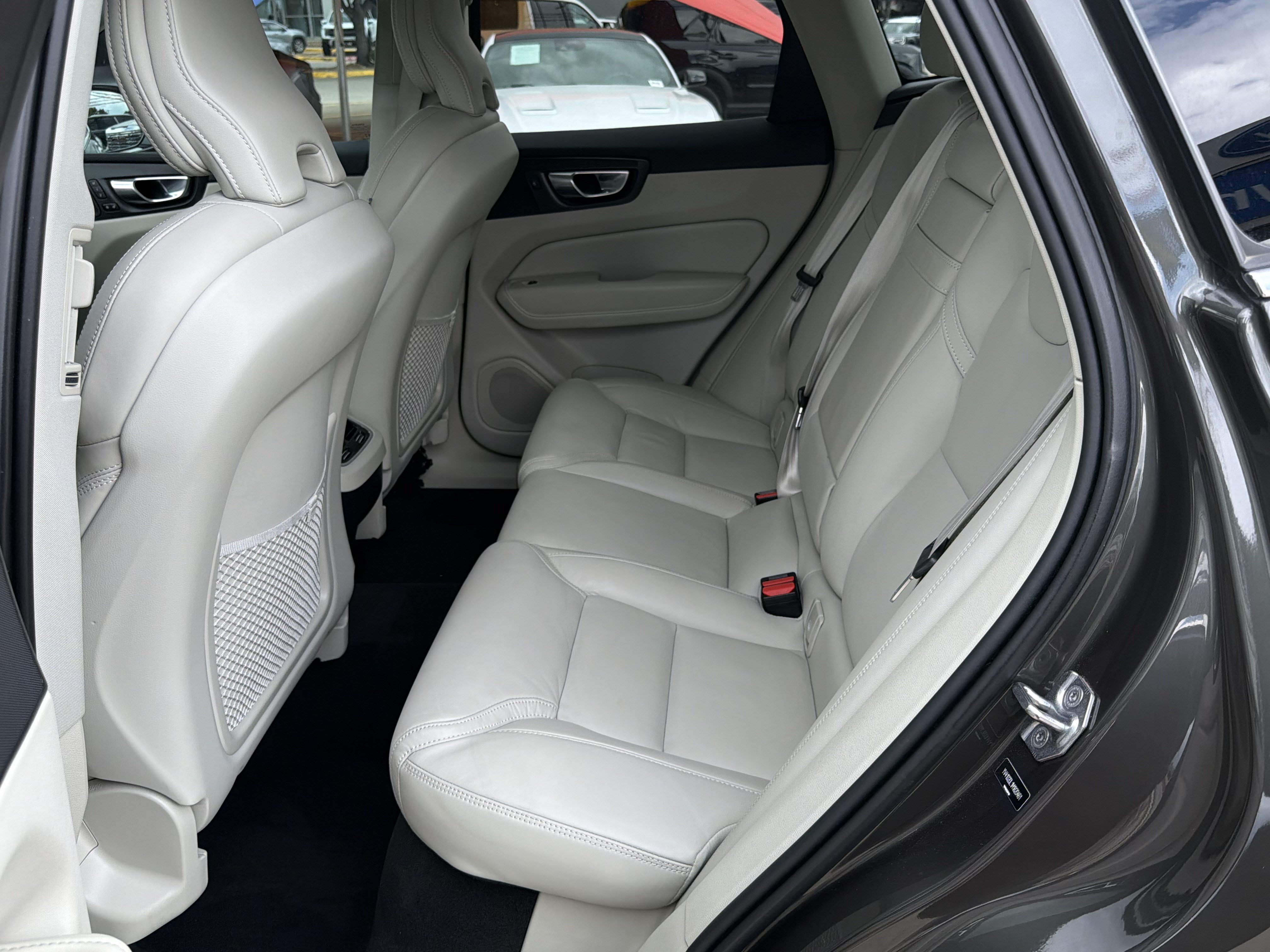 Used 2021 Volvo XC60 T5 Inscription FWD image 13