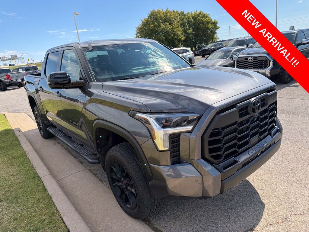 Used 2026 Toyota Tundra 4x4 CrewMax image 3