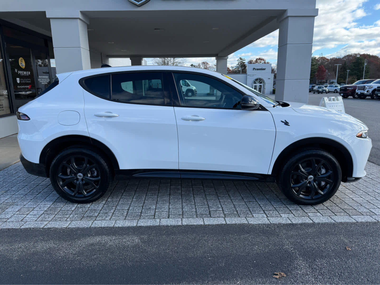 Used 2025 Dodge Hornet R/T w/ R/T Blacktop Package image 10