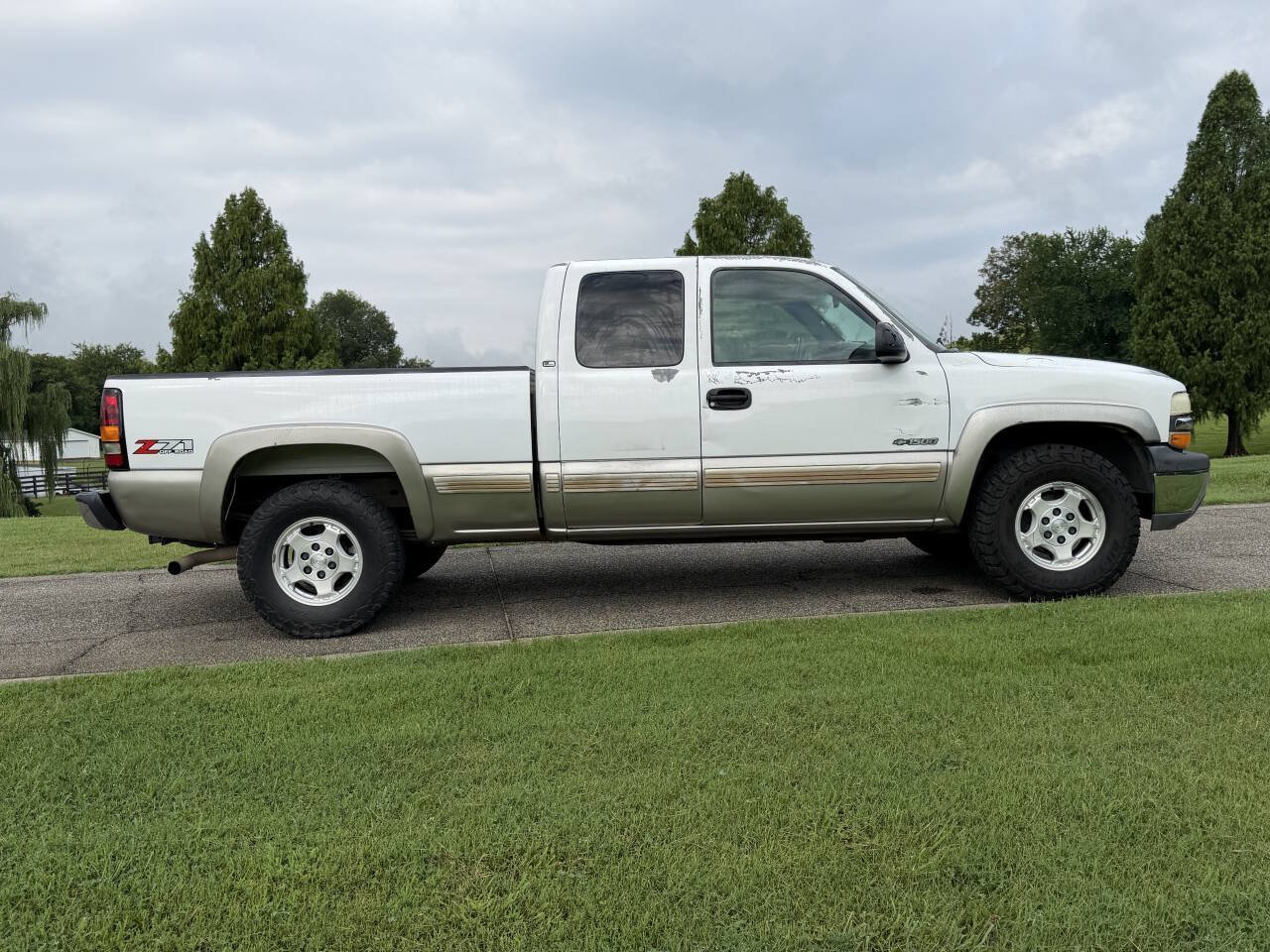 Used 2002 Chevrolet Silverado 1500 LS w/ Off-Road Pkg AWD/4WD image 9