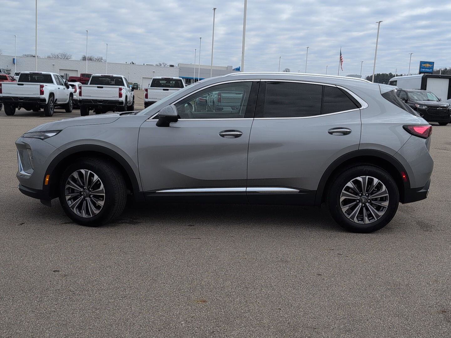 Used 2025 Buick Envision Preferred image 3