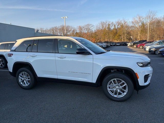 New 2025 Jeep Grand Cherokee Laredo X image 2