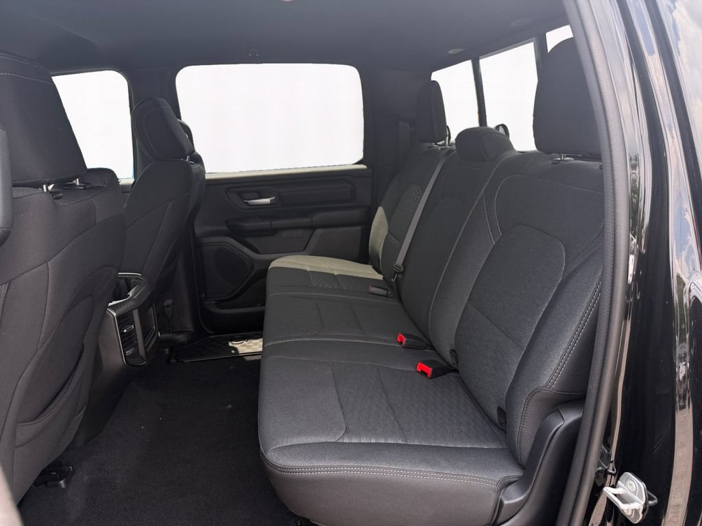 New 2026 RAM 1500 Express AWD/4WD image 13