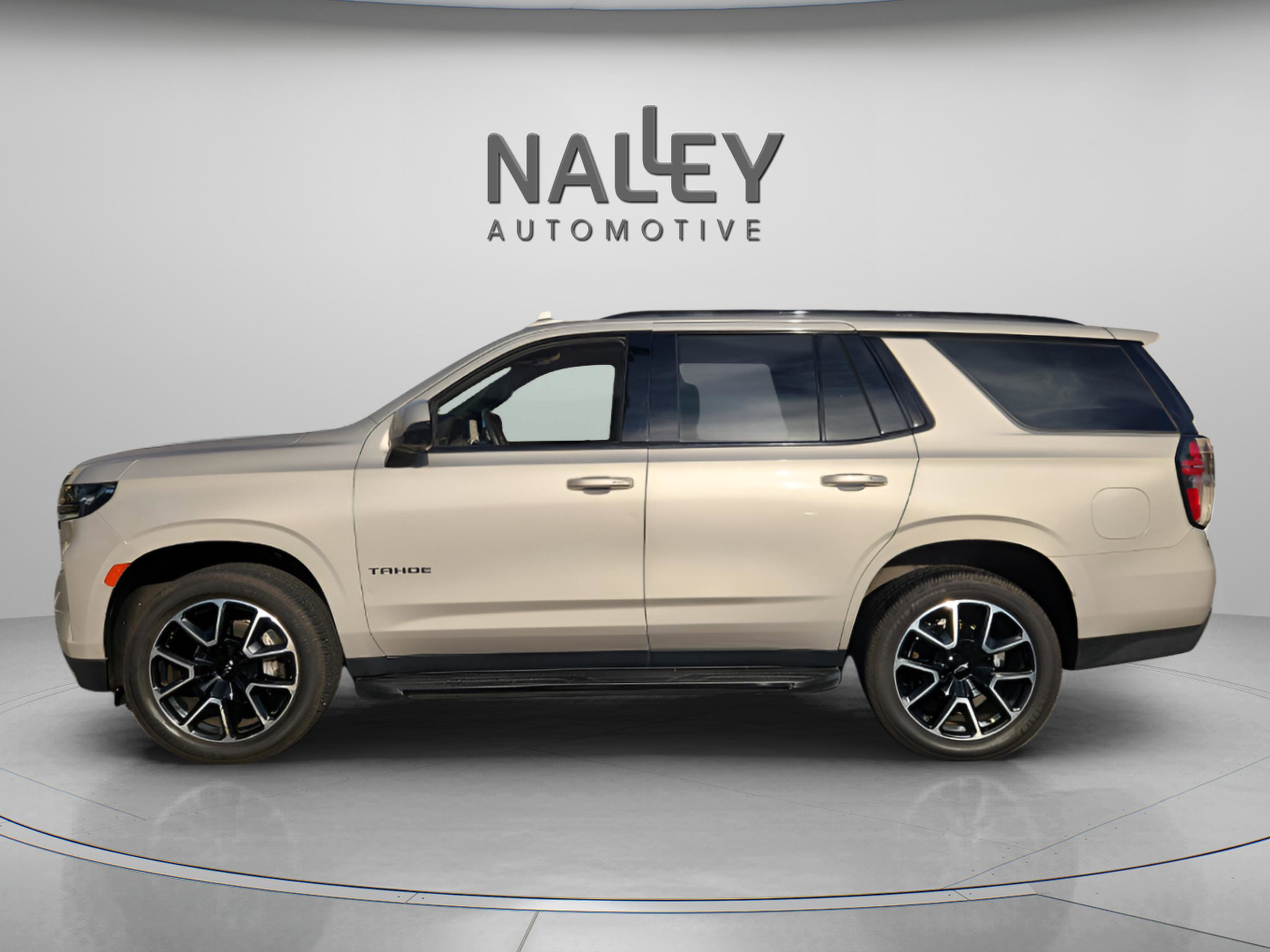 Used 2021 Chevrolet Tahoe RST w/ Luxury Package image 2