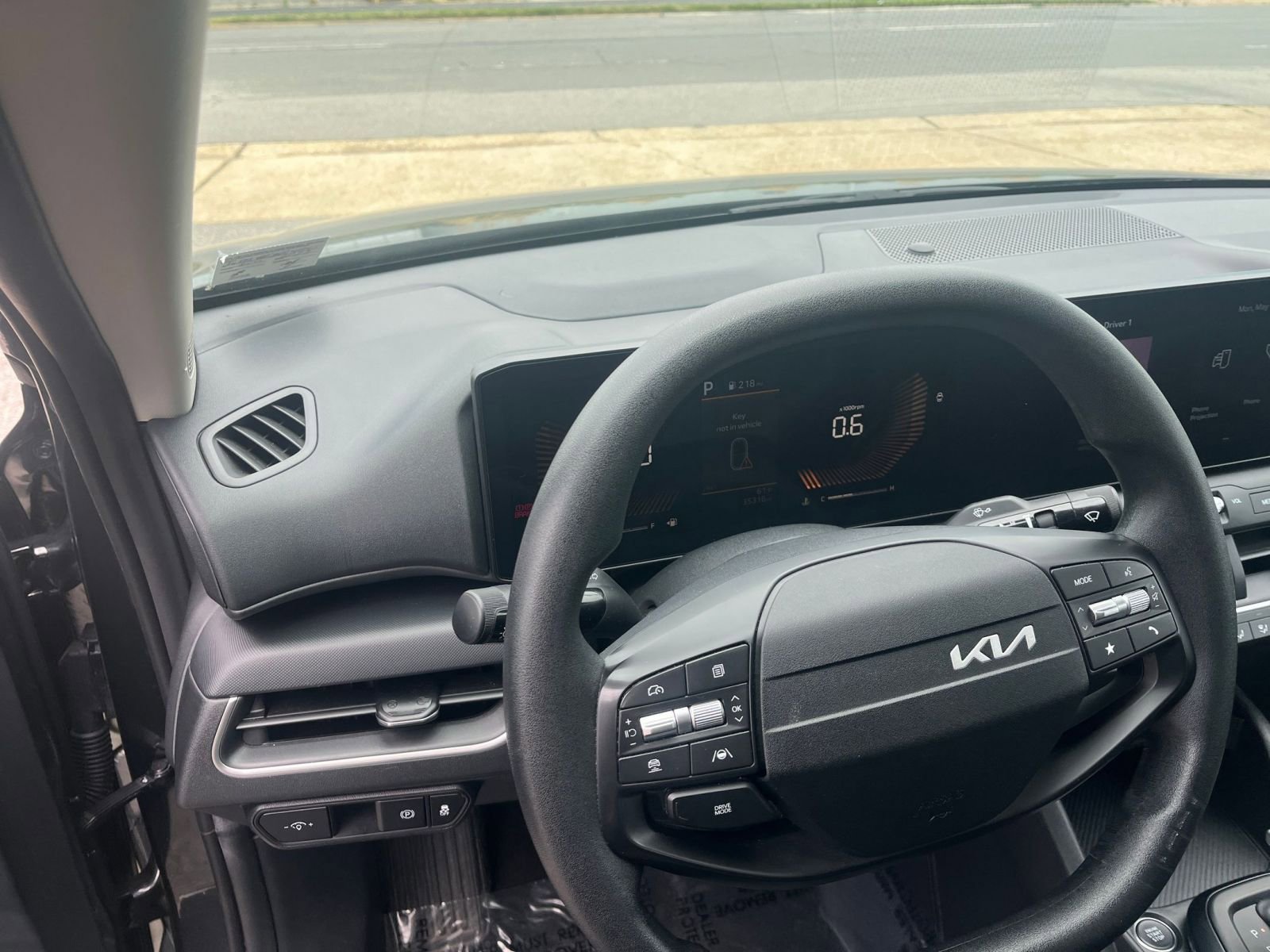 Used 2025 Kia K4 FWD image 33