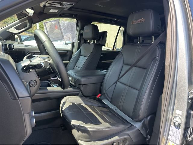 Certified 2025 Chevrolet Tahoe High Country AWD/4WD image 26