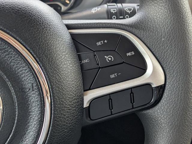 Certified 2023 Jeep Renegade Latitude AWD/4WD image 26