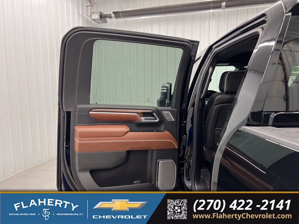 Used 2025 GMC Sierra 2500 Denali Ultimate w/ Max Trailering Package AWD/4WD image 10