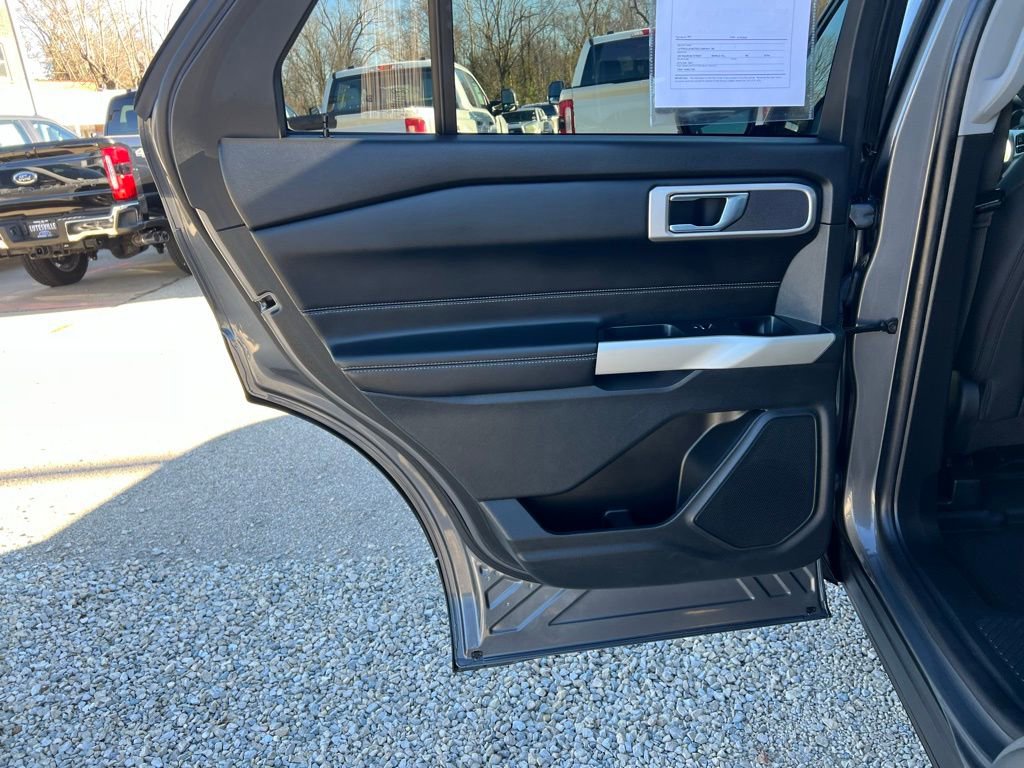 Used 2021 Ford Explorer XLT image 15