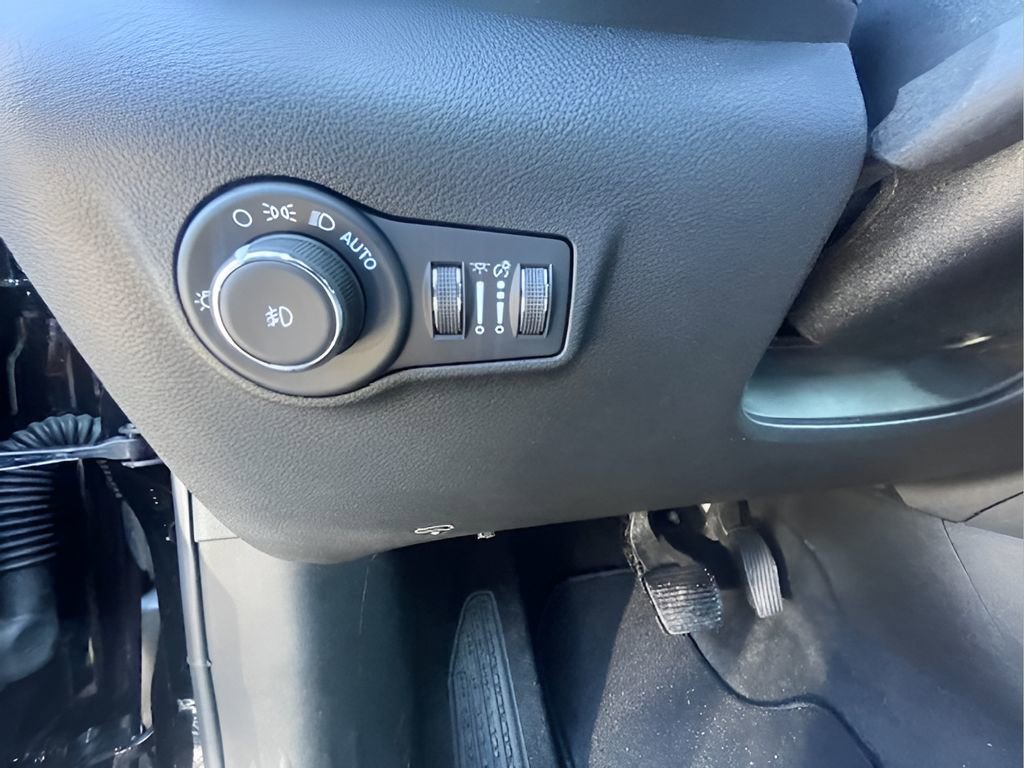 New 2026 Jeep Compass Limited image 7