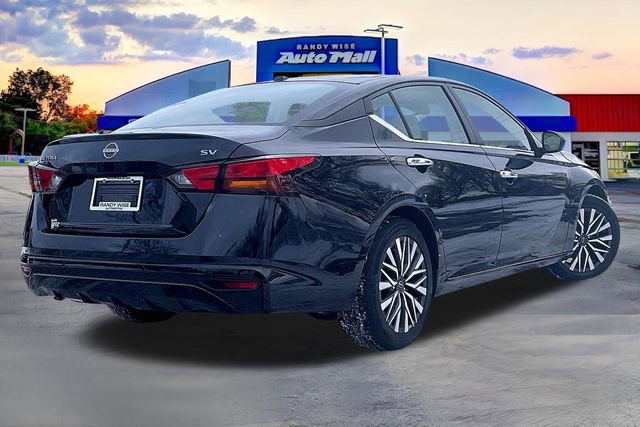 Used 2024 Nissan Altima 2.5 SV image 14