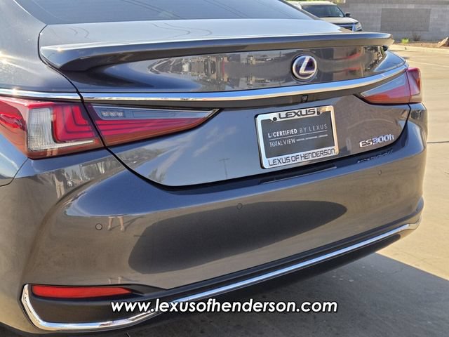 Certified 2022 Lexus ES 300h w/ Accessory Package FWD image 6