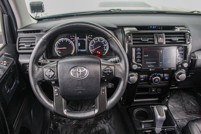 Used 2022 Toyota 4Runner TRD Off-Road Premium AWD/4WD image 28