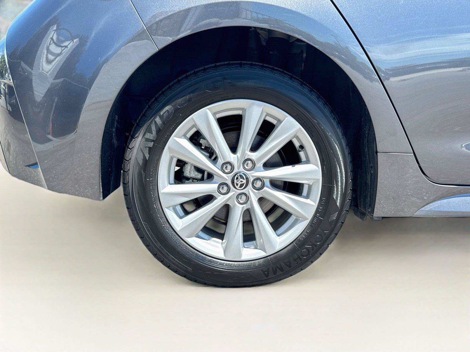 Used 2026 Toyota Corolla SE FWD image 35