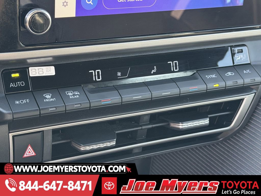 Used 2025 Toyota Camry SE image 20