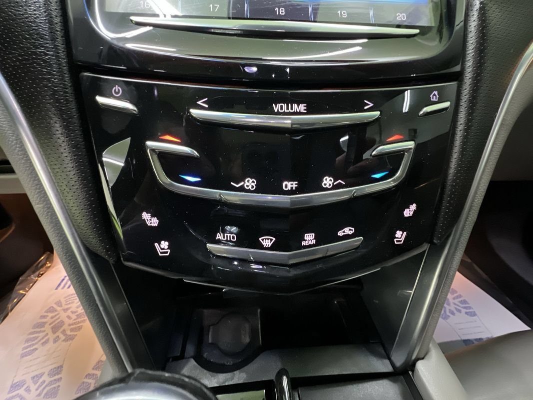 Used 2013 Cadillac XTS Luxury w/ Driver Awareness Package FWD image 24