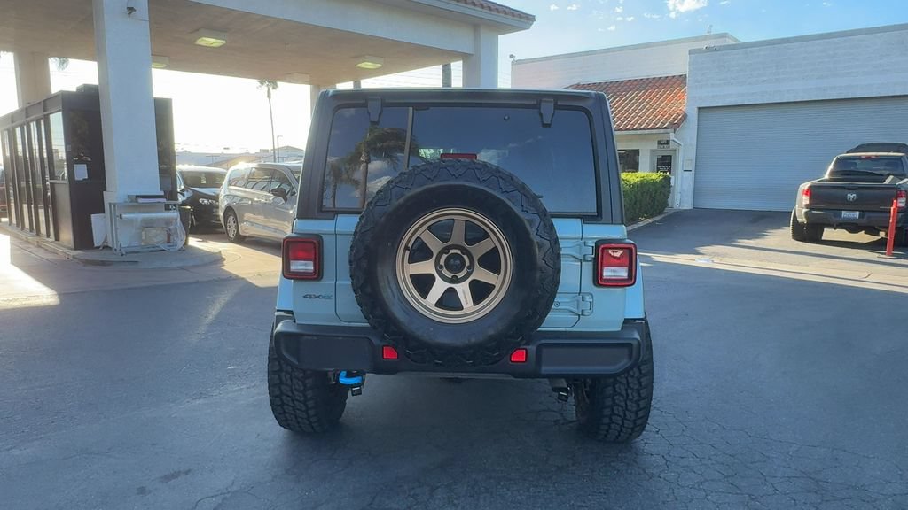 Used 2024 Jeep Wrangler Unlimited w/ LED Headlamp & Fog Lamp Group AWD/4WD image 4