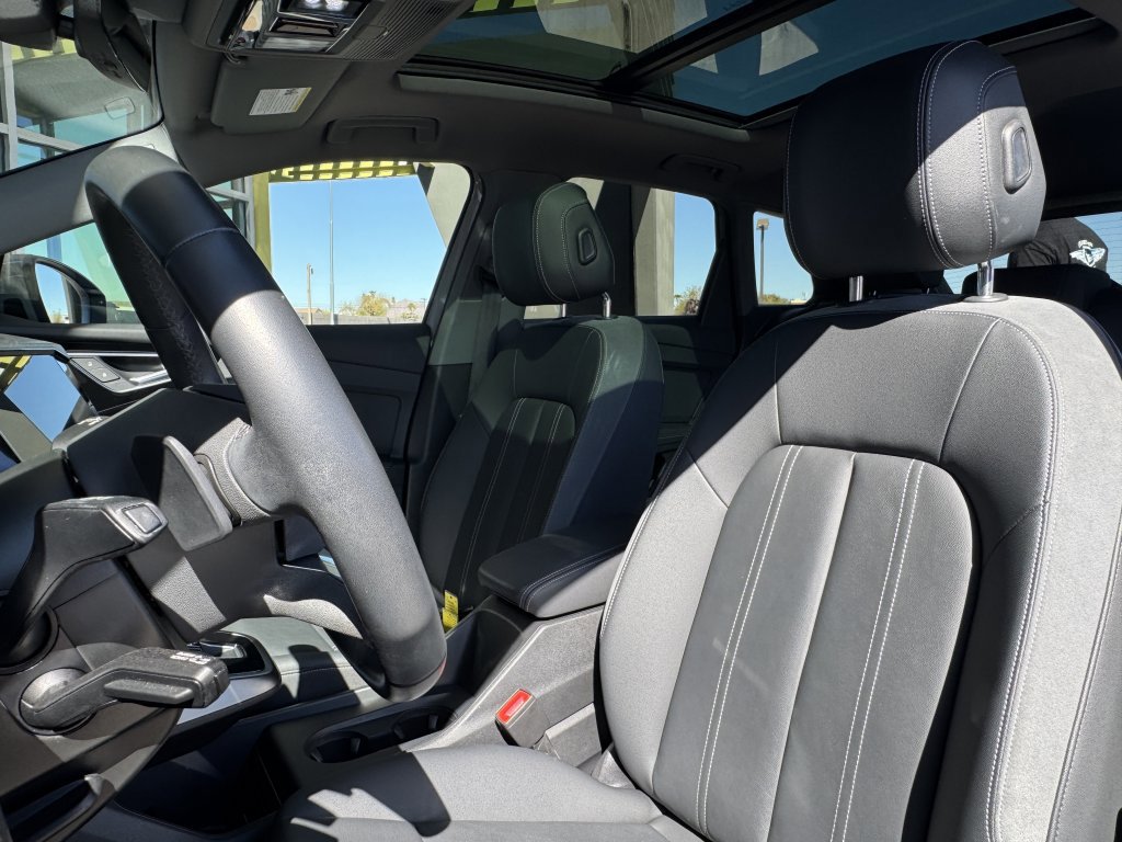 Used 2023 Audi Q4 e-tron Premium Plus w/ Premium Plus image 39