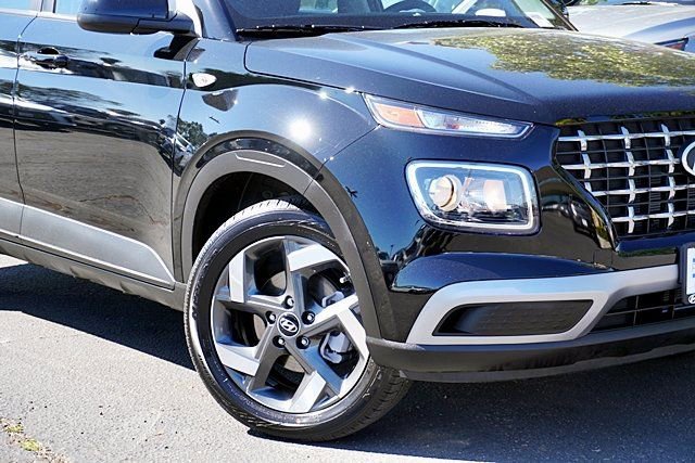 Certified 2026 Hyundai Venue SEL image 4