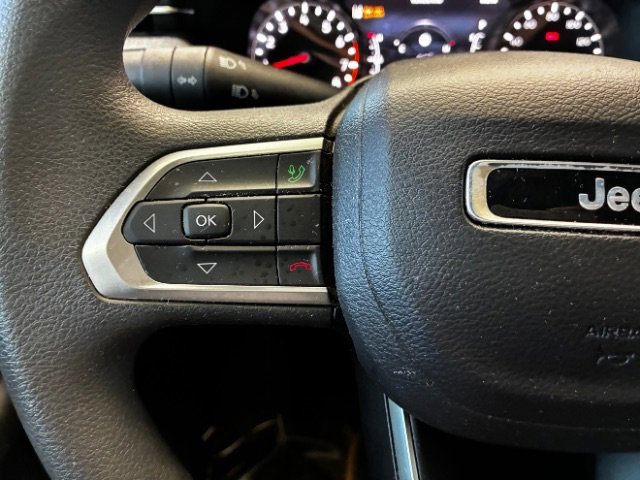 Used 2025 Jeep Compass Sport image 22