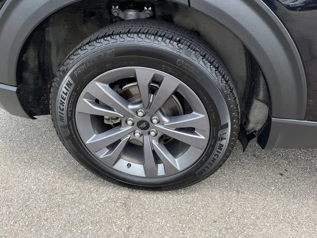 Used 2024 Ford Explorer XLT w/ Equipment Group 202A AWD/4WD image 44