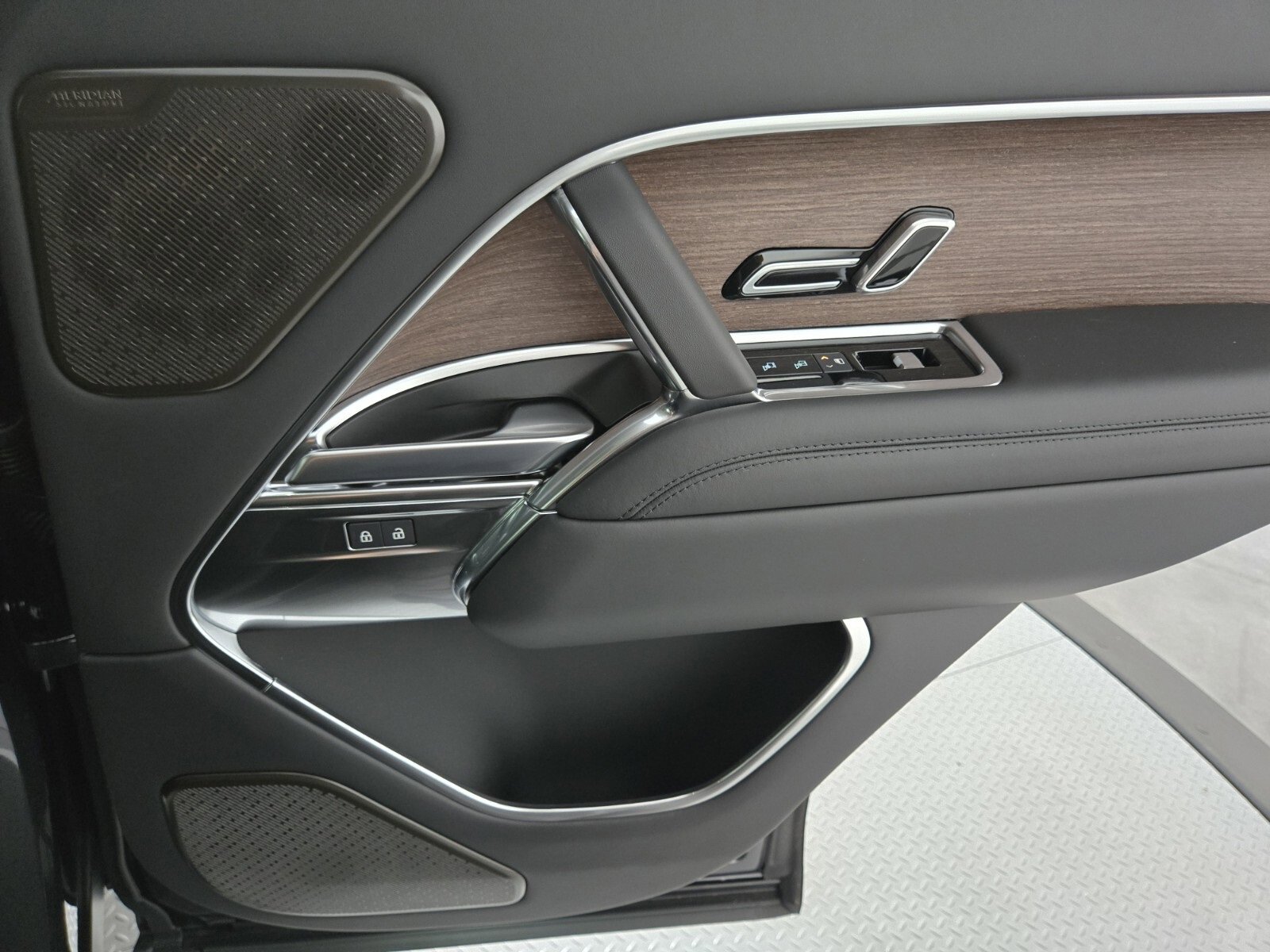 New 2025 Land Rover Range Rover Autobiography image 19