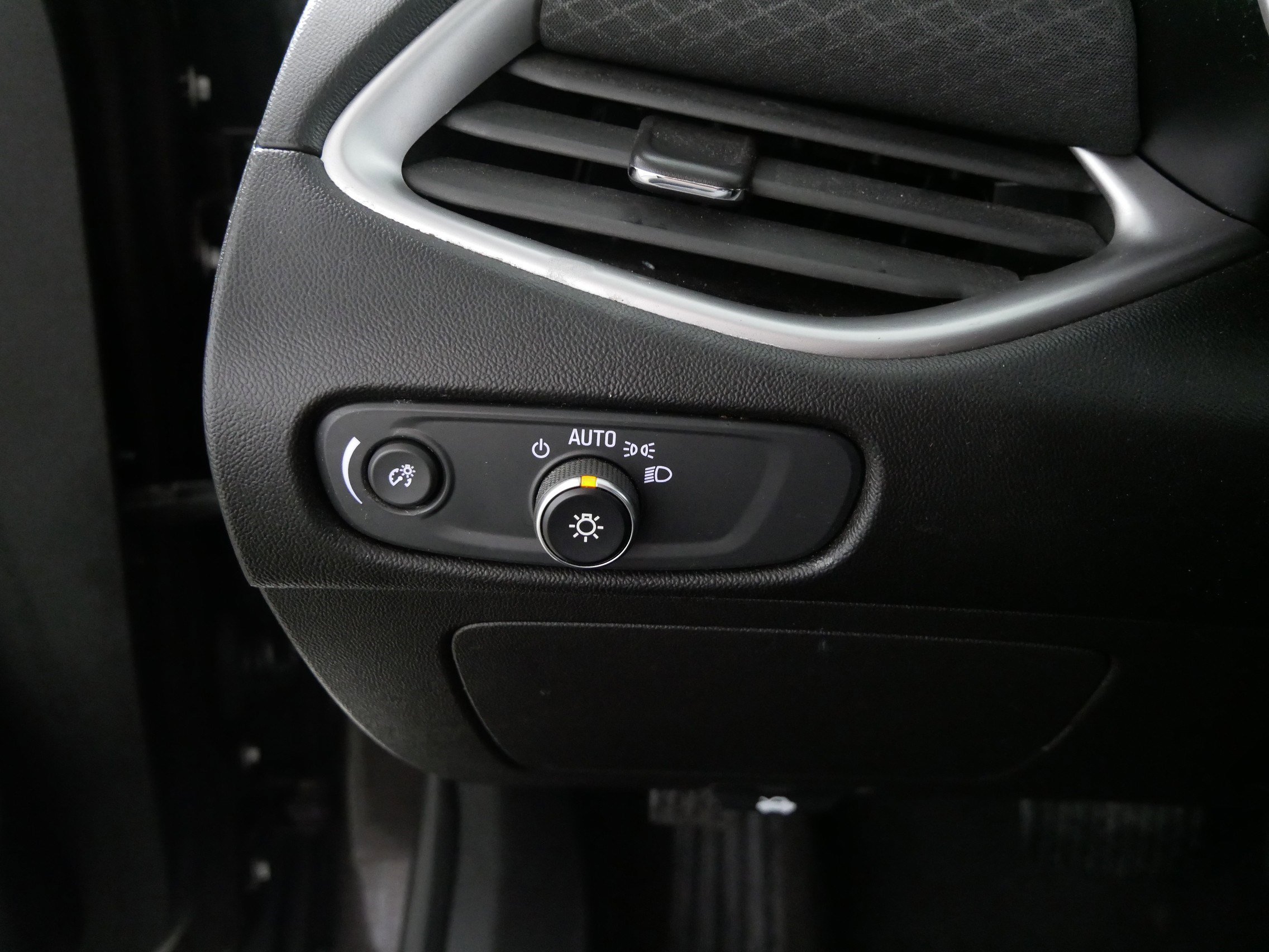 Used 2020 Chevrolet Malibu LS w/ Driver Confidence Package II image 26