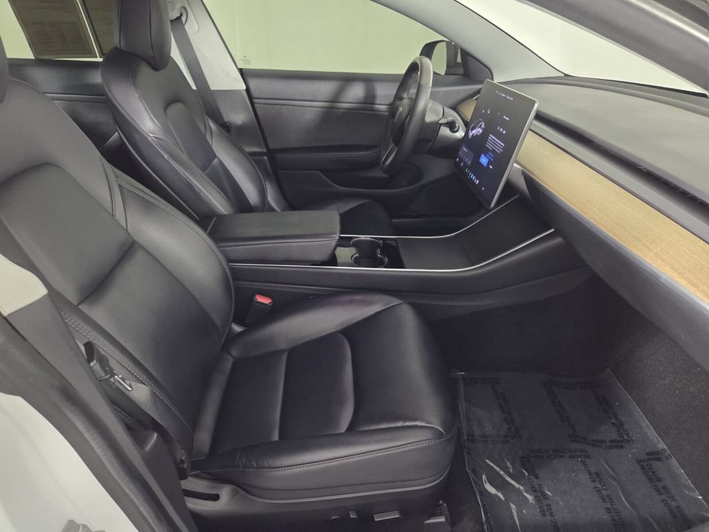Used 2020 Tesla Model 3 Standard Range Plus RWD image 30