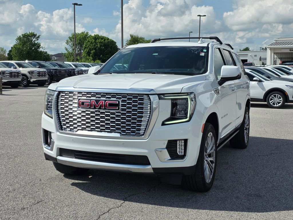 Used 2021 GMC Yukon Denali w/ Denali Ultimate Package AWD/4WD image 3