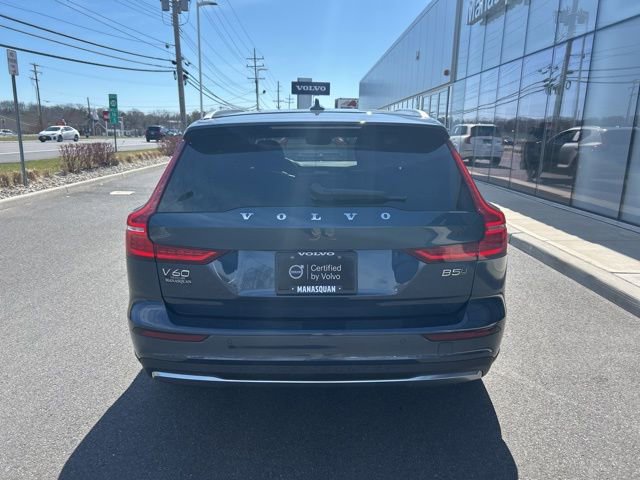 Certified 2025 Volvo V60 B5 Cross Country Plus image 4