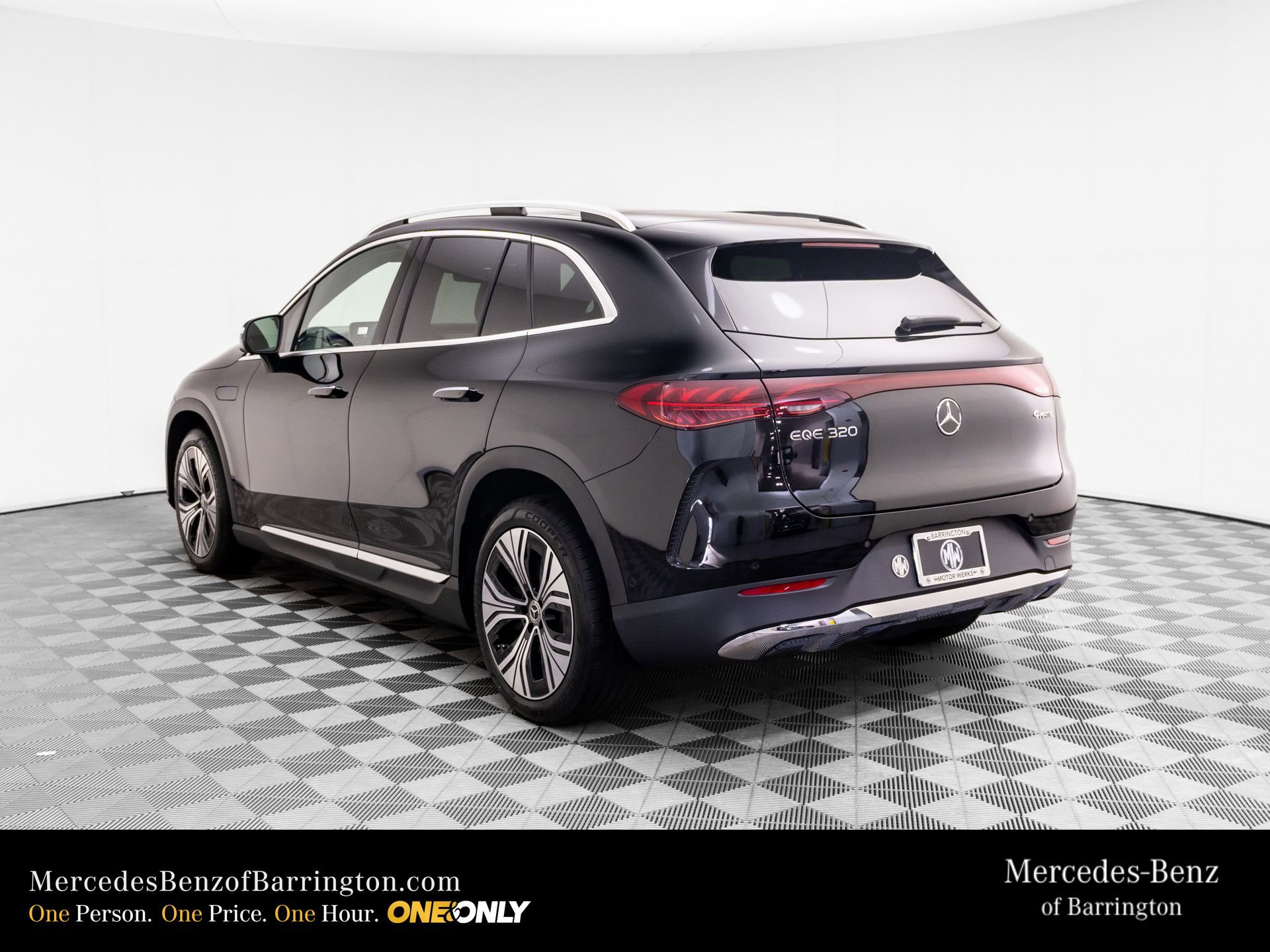 New 2026 Mercedes-Benz EQE 320 4MATIC SUV image 3