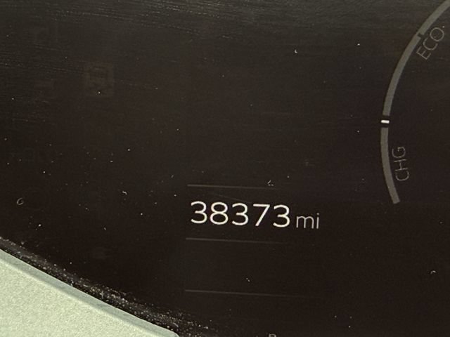 Used 2025 Toyota Prius LE FWD image 15