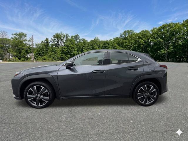 Used 2023 Lexus UX 250h AWD w/ Accessory Package (Z2) image 5
